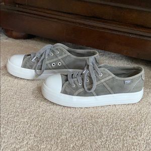 Rocket Dog- lace ups- size 7